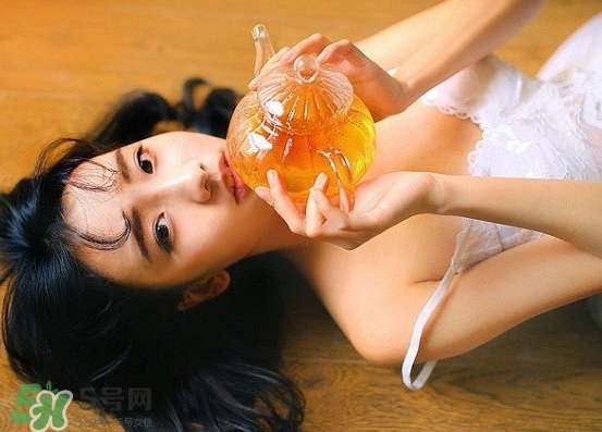 三伏貼能治宮寒嗎？三伏貼治療宮寒貼哪里哪個穴位？