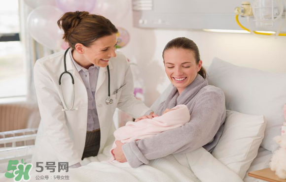 三伏天坐月子可以洗澡嗎？三伏天坐月子可以穿短袖嗎？