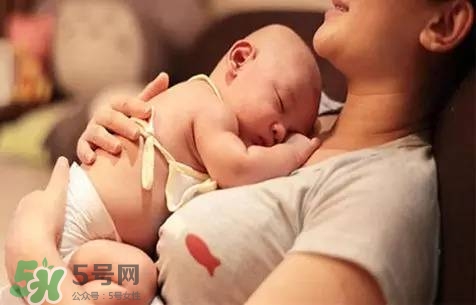 三伏天坐月子吃什么？三伏天坐月子可以開空調嗎？