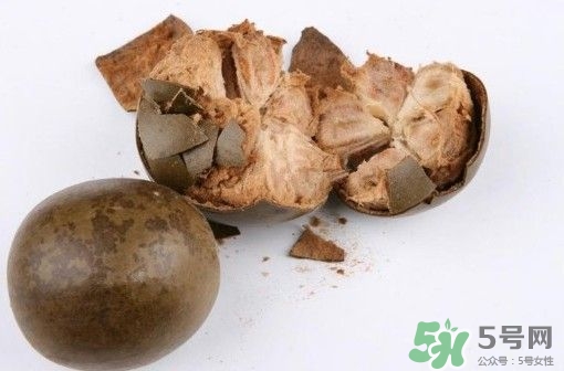 羅漢果的皮能泡水喝嗎？羅漢果的皮能吃嗎？