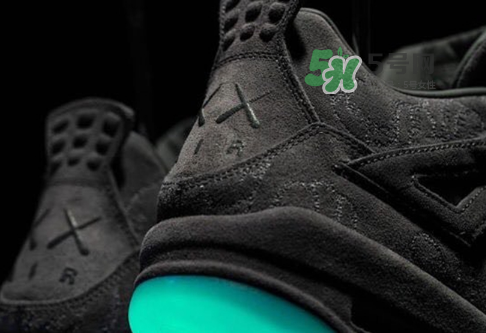 kaws與air jordan 4聯名黑色版本多少錢？aj4純黑限定發售價格