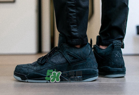 kaws與air jordan 4聯名黑色版本多少錢？aj4純黑限定發售價格