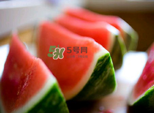 三伏天坐月子可以吃西瓜嗎？三伏天坐月子吃西瓜好嗎？