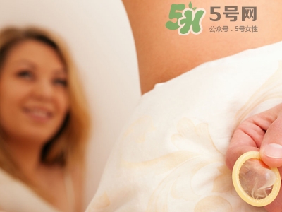 安全套放車里還能用嗎？套套藏哪里比較安全？