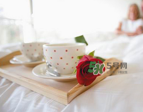 坐月子吃素應該吃什么？吃素坐月子怎么坐？