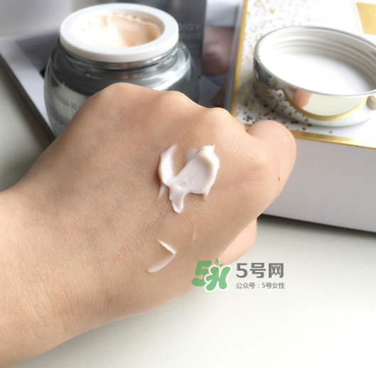 赫蓮娜至美溯顏菁華霜好用嗎？赫蓮娜至美溯顏菁華霜怎么樣？