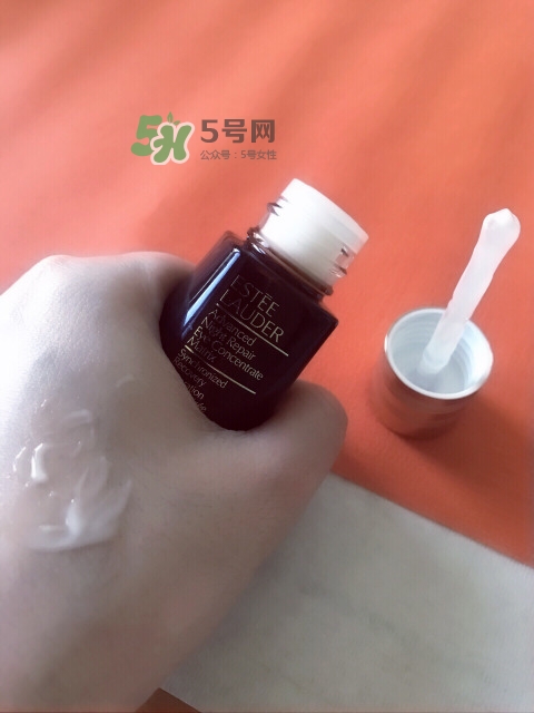 雅詩蘭黛小棕瓶密集修護眼精華怎么樣？