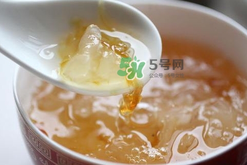 燕窩和銀耳的功效一樣嗎？燕窩和銀耳的區別？