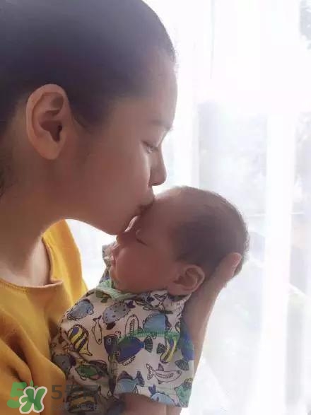 生孩子會(huì)遇到尷尬的事情有哪些？生孩子會(huì)變老嗎？