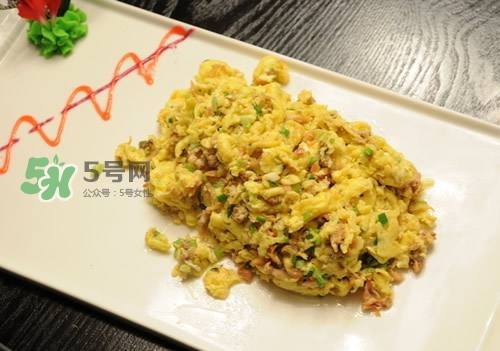 順產(chǎn)前做什么運(yùn)動(dòng)生得快？順產(chǎn)前吃什么有助分娩？