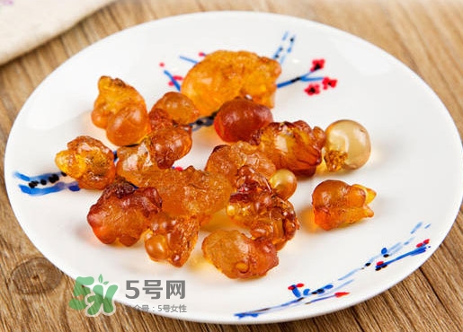桃膠適合什么人吃？吃桃膠會上火嗎？