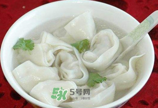抄手是餛飩嗎？餛飩和抄手有什么區別