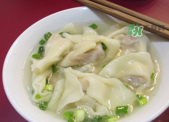 抄手是餛飩嗎？餛飩和抄手有什么區別