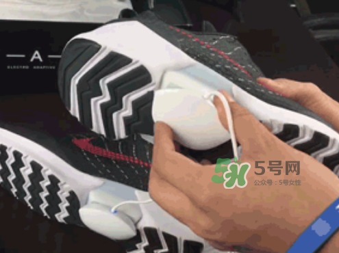 nike hyperadapt 1.0怎么充電？耐克自動(dòng)系鞋帶鞋要充電嗎？