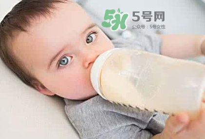 母乳和奶粉能混在一起吃嗎？母乳和奶粉混合喂養好嗎？