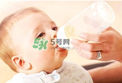 母乳和奶粉能混在一起吃嗎？母乳和奶粉混合喂養好嗎？