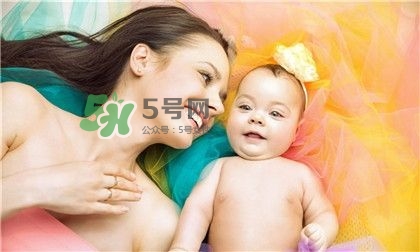 產后掉頭發很厲害怎么辦？產后掉頭發吃什么好？