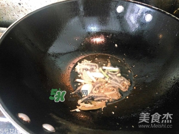 金鯧魚是海魚嗎？金鯧魚的刺多嗎？