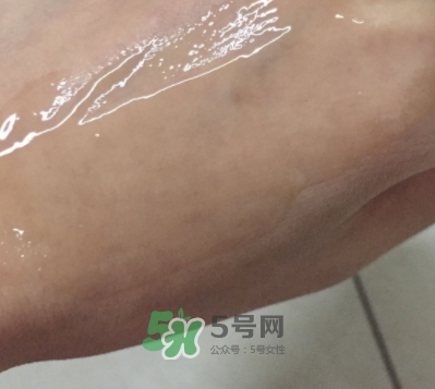 神仙水和雪花秀哪個(gè)好？神仙水和雪花秀潤(rùn)燥精華順序