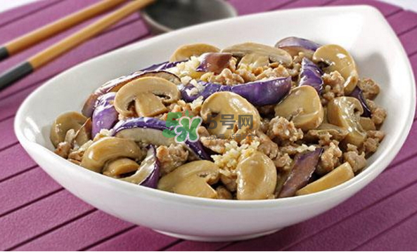 蘑菇不能和茄子一起吃嗎？蘑菇不能和什么一起吃？