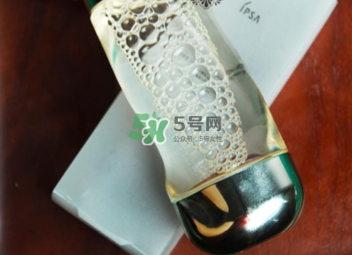 ipsa流金水是玻璃瓶嗎？流金水是塑料的嗎