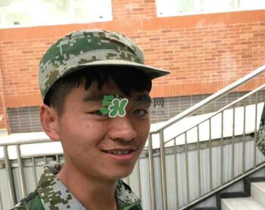 神似王寶強大一新生是誰？神似王寶強大一新生叫什么名字？