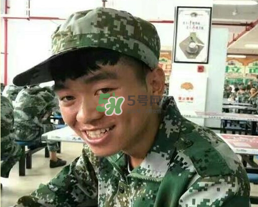 神似王寶強大一新生是誰？神似王寶強大一新生叫什么名字？
