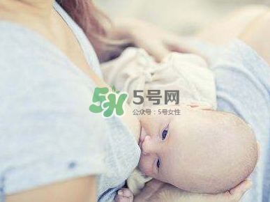 母乳喂養(yǎng)會(huì)積食嗎？純母乳喂養(yǎng)的寶寶會(huì)積食嗎？