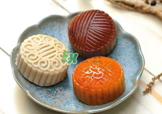 月餅烤裂了什么原因？月餅烤的時候為什么會變形？