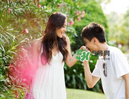 老公出軌一定要離婚嗎？如何挽救婚姻危機？