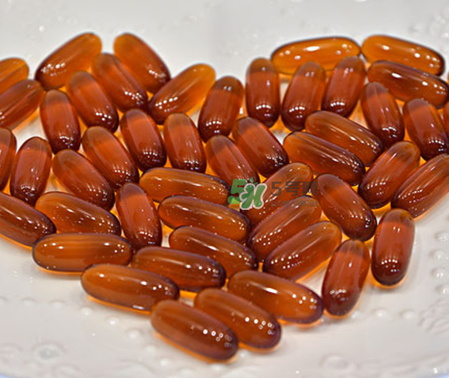 魚肝油可以和鈣一起吃嗎？魚肝油可以和奶粉一起吃嗎？