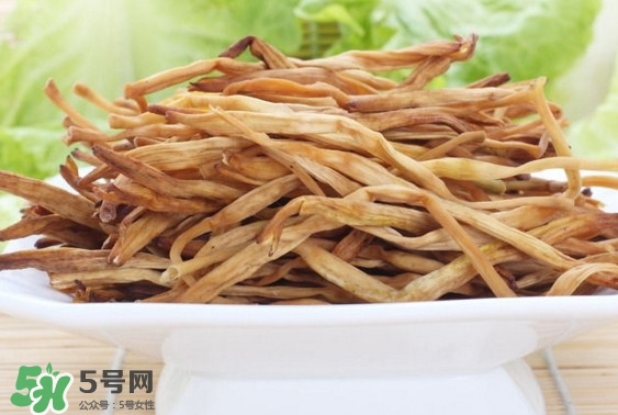 為什么說黃花菜都涼了？黃花菜為什么要抽芯