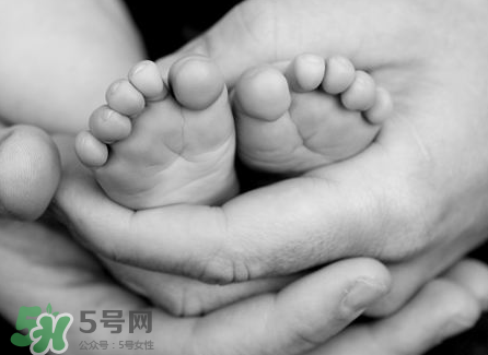 剪臍帶是寶寶疼還是媽媽疼？剪臍帶孕婦會痛嗎？