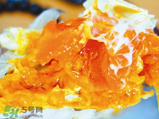 蟹黃是黑色的怎么回事？蟹黃中間有黑的是什么？