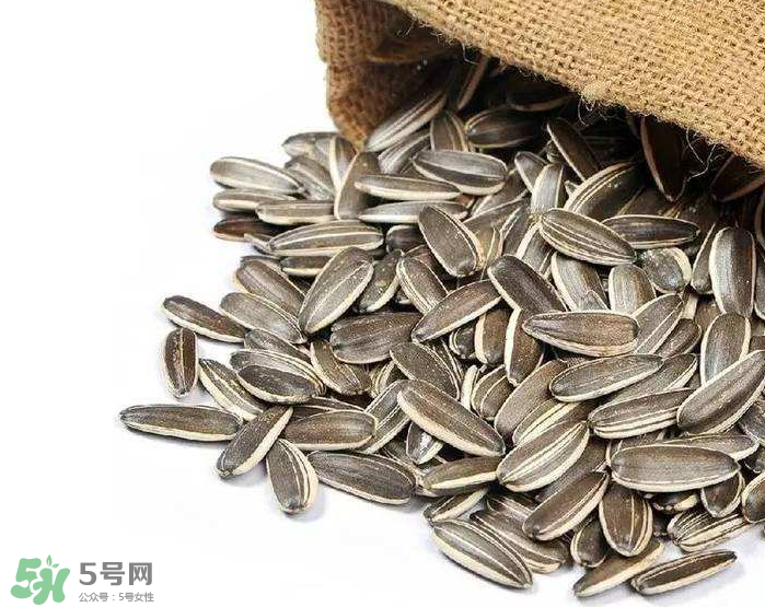 葵花籽是發(fā)物嗎？葵花籽致癌嗎？