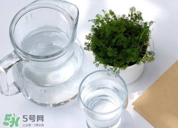凈化水是酸性還是堿性？凈化水是小分子水嗎