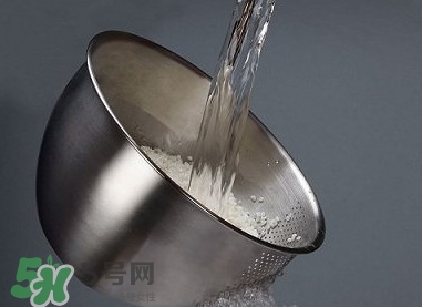 自來水為什么不能直接喝？自來水洗過的水果為什么可以吃？