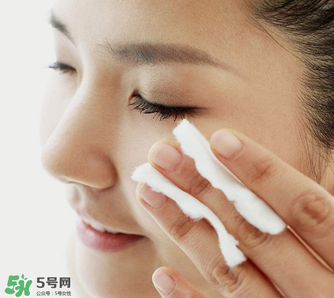 美白水可以去痘印嗎？人們對(duì)化妝水有哪些誤區(qū)？
