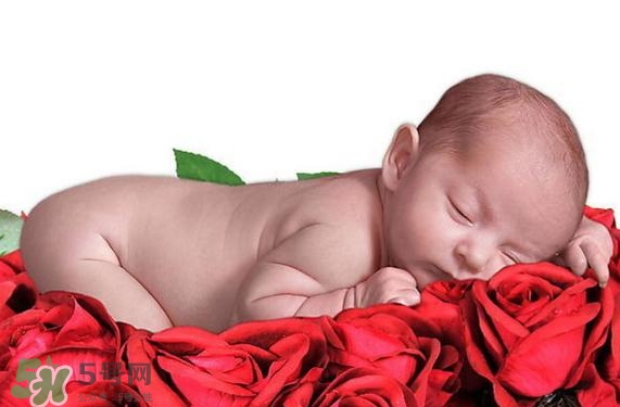 要上班了寶寶吃母乳怎么辦？要上班了寶寶不吃奶瓶怎么辦？