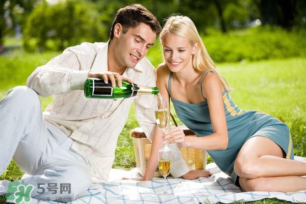 剖腹產后同房為什么會痛出血怎么辦？