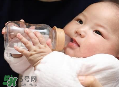 寶寶喝礦泉水好還是自來水好？寶寶喝哪種水好？
