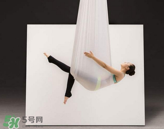 空中瑜伽多少錢一節(jié)課？自己家里裝空中瑜伽多少錢