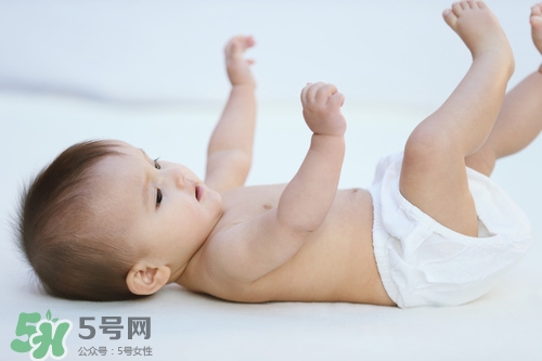 生孩子臍帶怎么剪？臍帶晚剪有什么影響？
