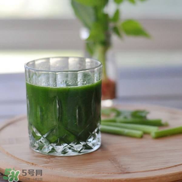 芹菜汁最適合什么人喝？芹菜汁哪些人不能喝？