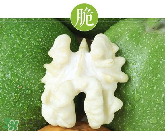新鮮核桃外殼發(fā)霉能吃嗎？新鮮核桃長(zhǎng)毛還能吃嗎？