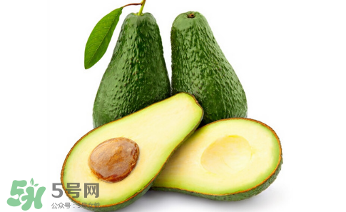 寶寶吃牛油果要蒸熟嗎？寶寶吃牛油果會便秘嗎？