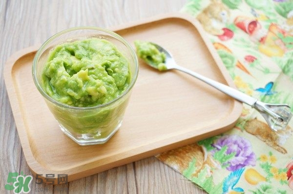 牛油果切開黑了能吃嗎？牛油果為什么會有黑點？