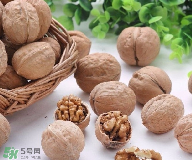 核桃磨成粉還有營養(yǎng)嗎？核桃粉和核桃哪個更好？