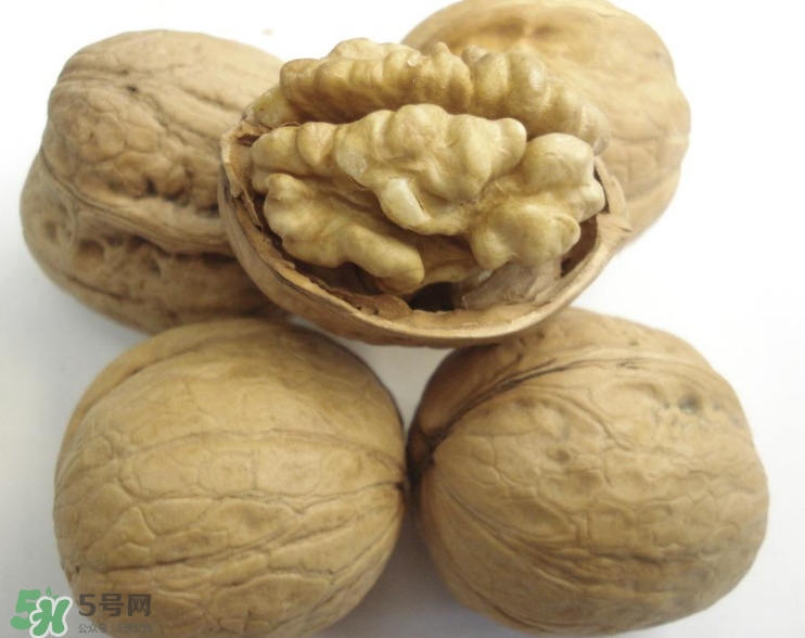 核桃什么時候吃最好？核桃一次吃多少為宜？