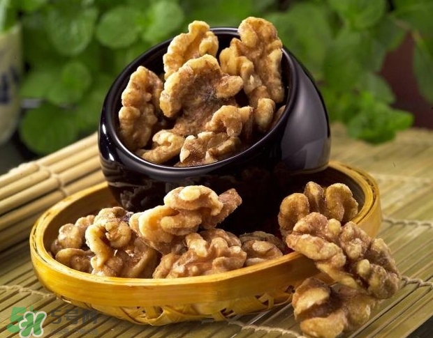 核桃磨成粉還有營養(yǎng)嗎？核桃粉和核桃哪個更好？